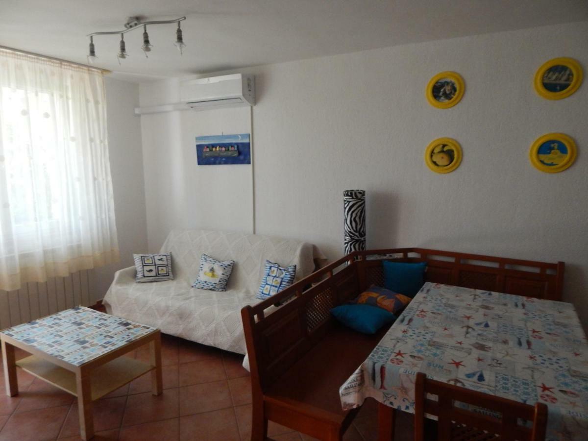 Apartament Yellow Submarine Lucija Zewnętrze zdjęcie