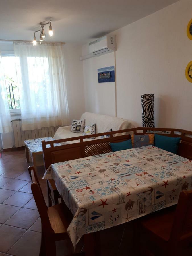 Apartament Yellow Submarine Lucija Zewnętrze zdjęcie